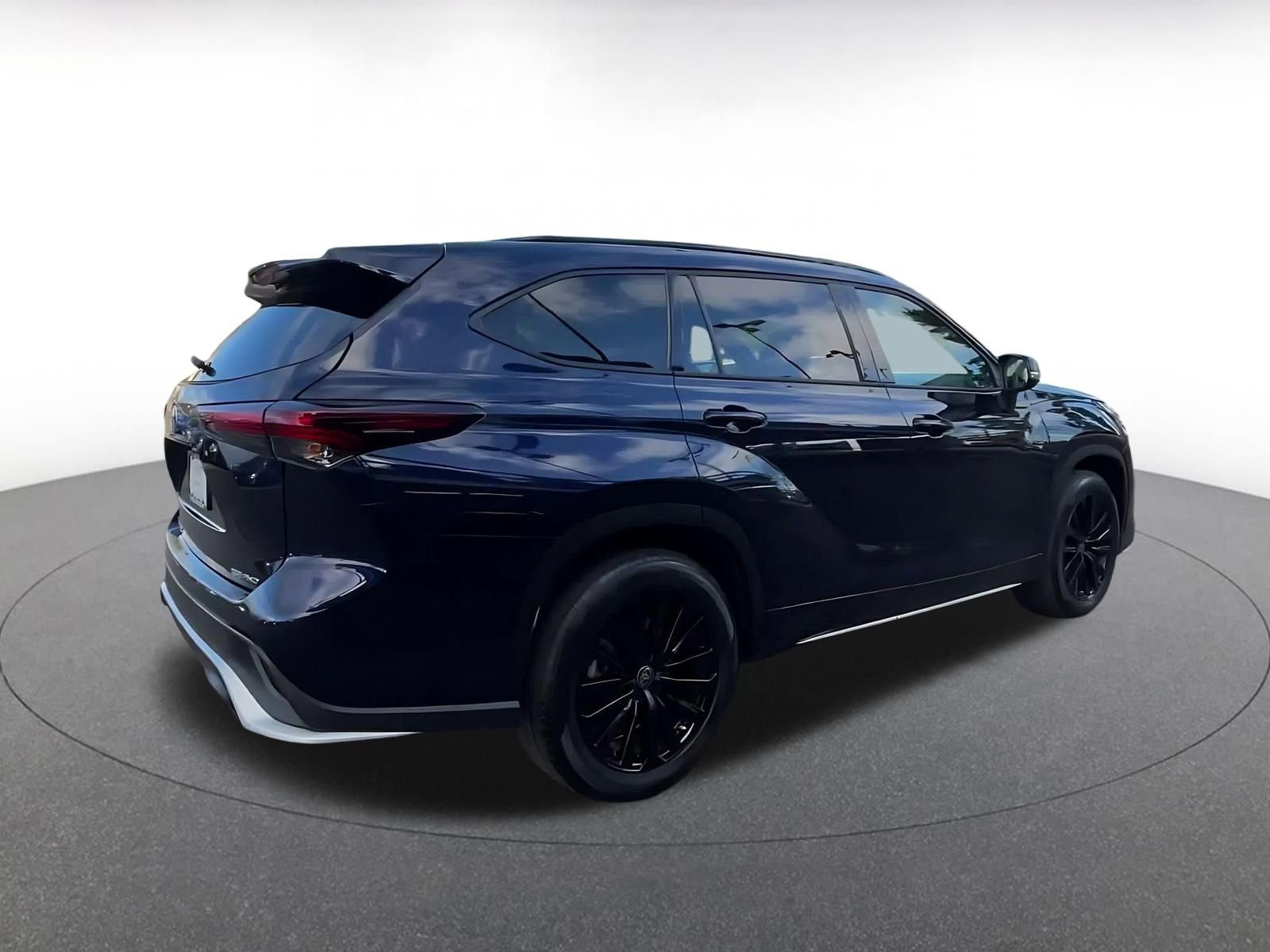 Used 2025 Toyota Highlander XSE image 14