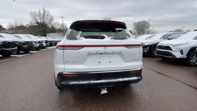 New 2025 Toyota Crown Signia image 3