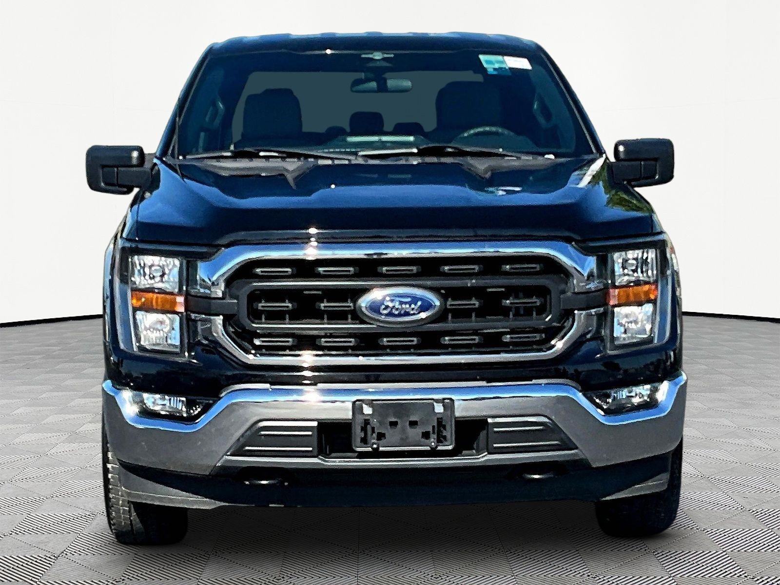 Used 2023 Ford F150 XLT AWD/4WD image 2
