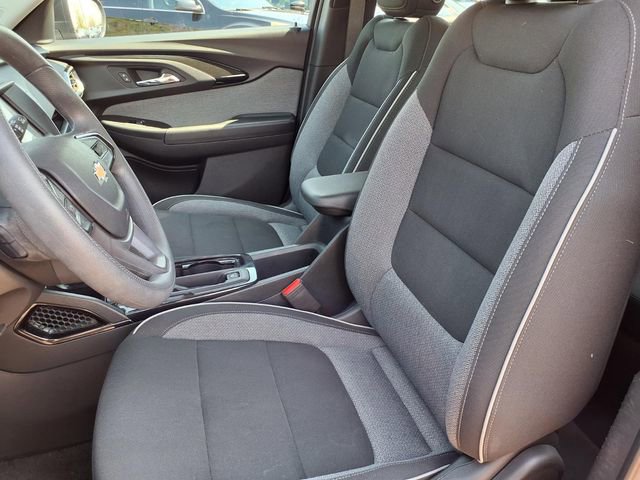 Used 2023 Chevrolet TrailBlazer LS AWD/4WD image 3