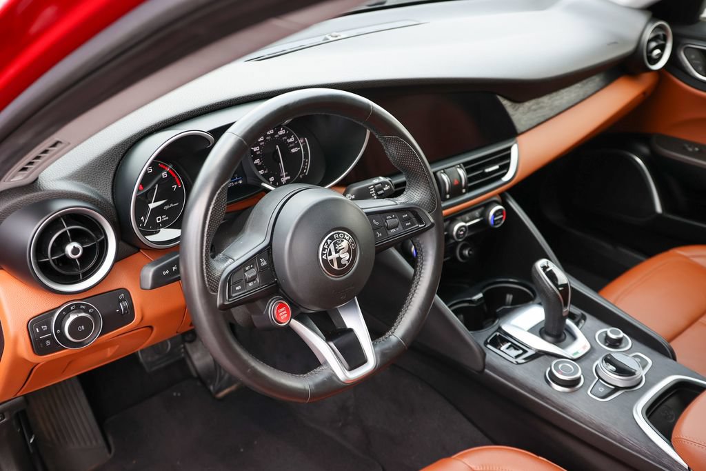 Used 2020 Alfa Romeo Giulia w/ Quick Order Package 22K Sport RWD image 7