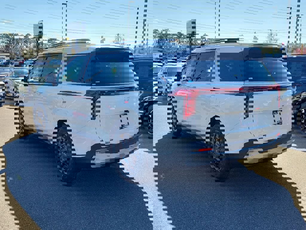 New 2026 Kia Carnival EX FWD image 4