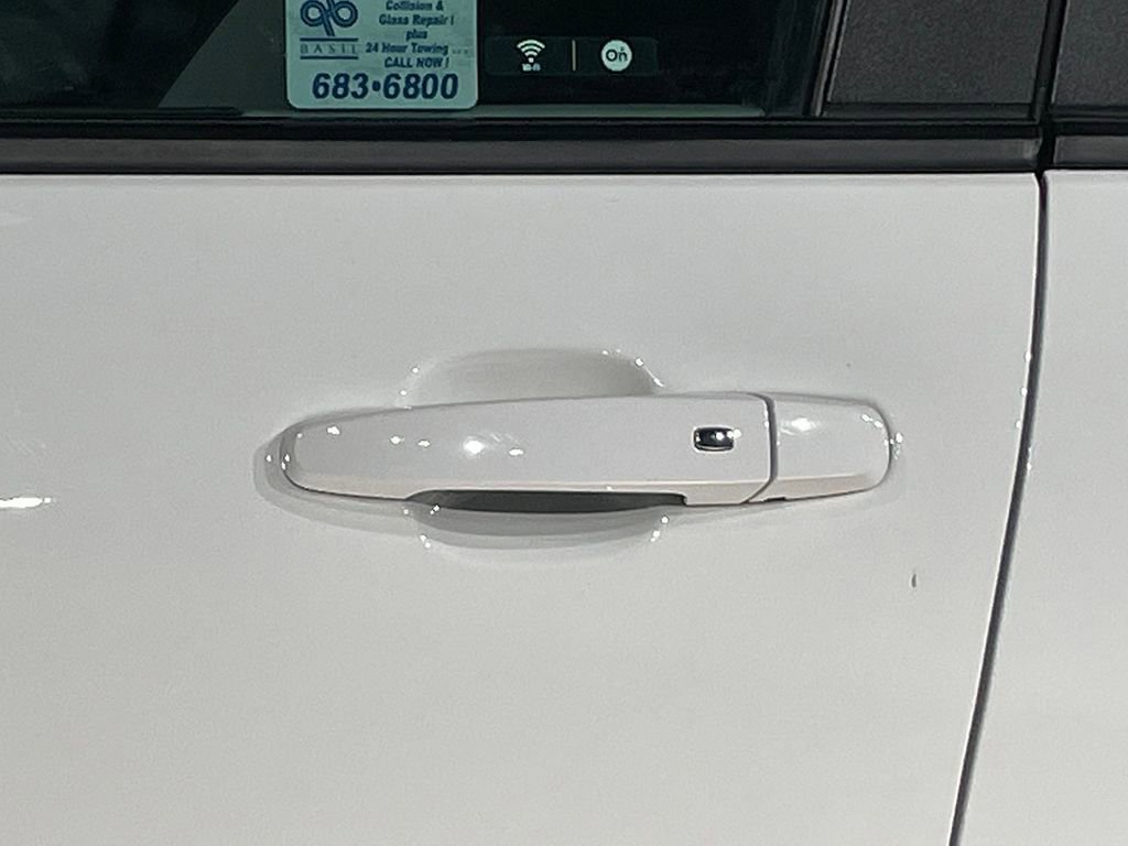 Used 2020 Chevrolet Equinox LS image 16