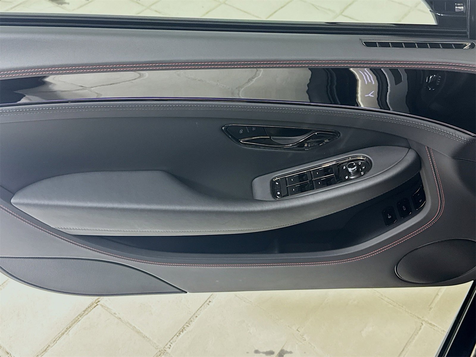 Used 2025 Bentley Continental GT image 16