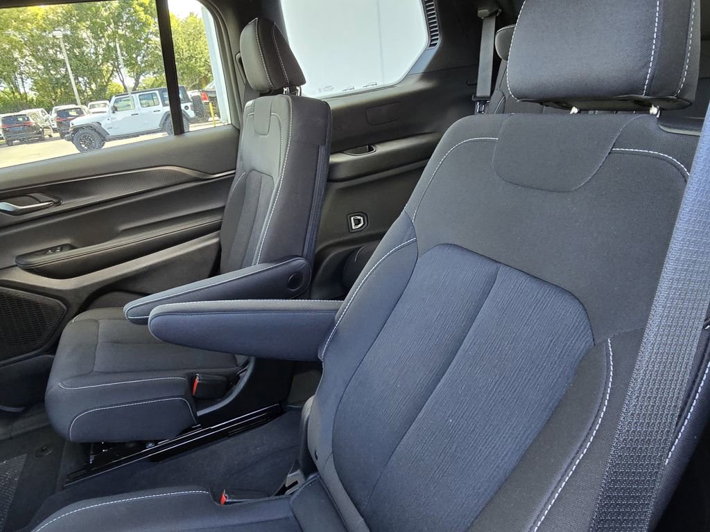 Used 2025 Jeep Grand Cherokee L Laredo w/ MOPAR Finishing Package image 11