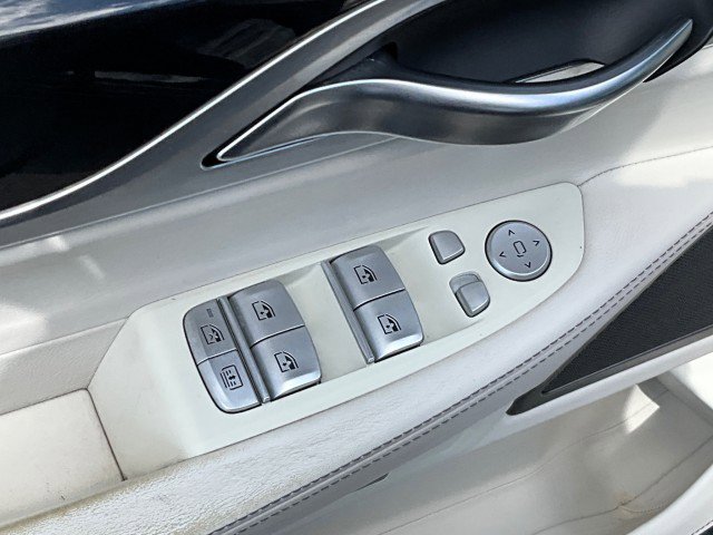 Used 2017 BMW 750i image 29