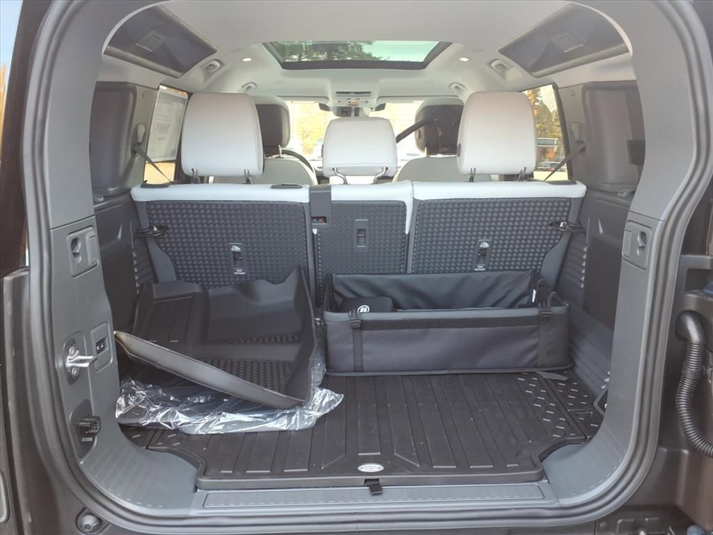 New 2026 Land Rover Defender 110 S image 10