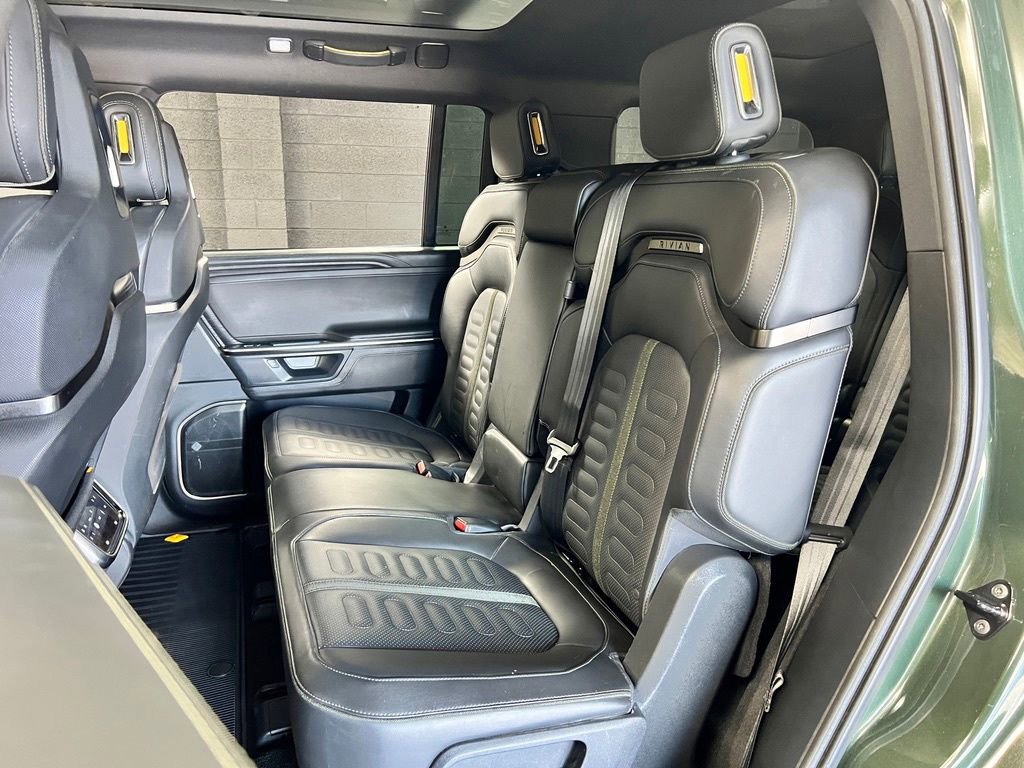 Used 2025 Rivian R1S Adventure AWD/4WD image 17