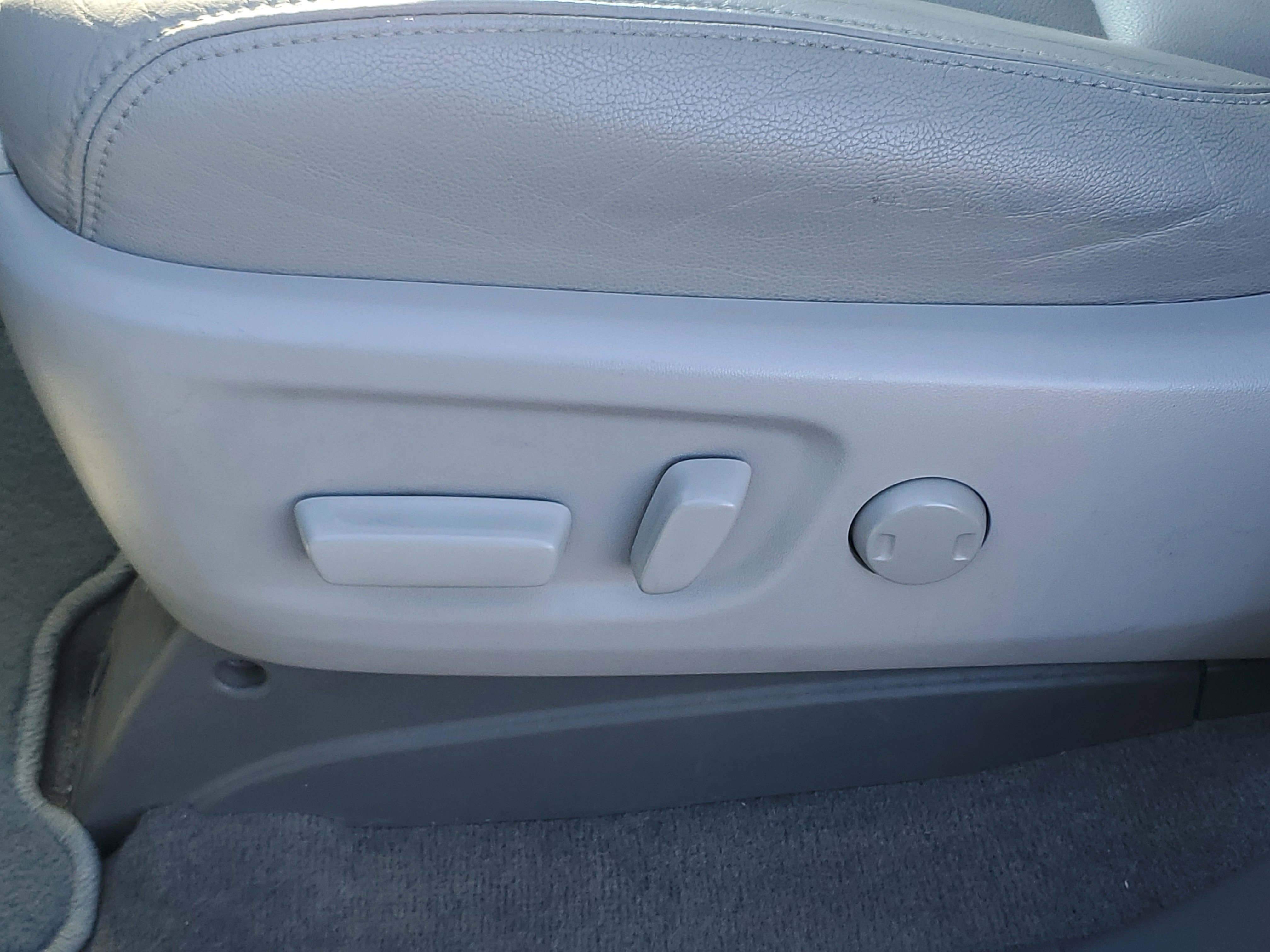 Used 2018 Toyota Sienna XLE image 27