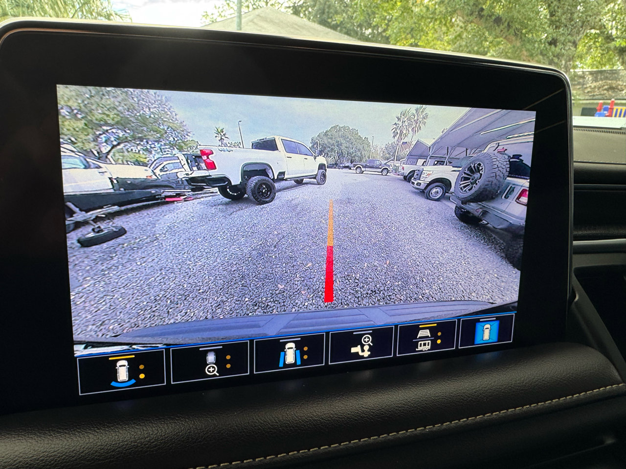 Used 2021 GMC Yukon SLT w/ SLT Premium Package image 14