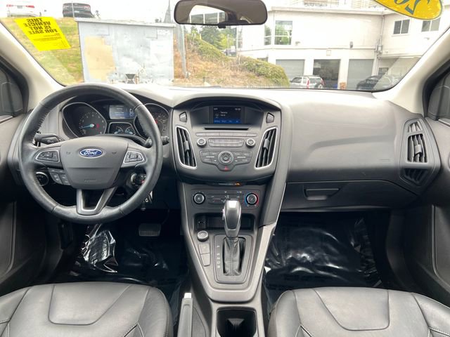 Used 2016 Ford Focus SE w/ Equipment Group 201A FWD image 11