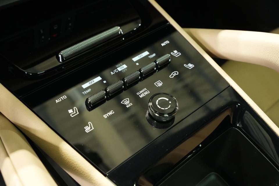 New 2026 Porsche Cayenne image 24