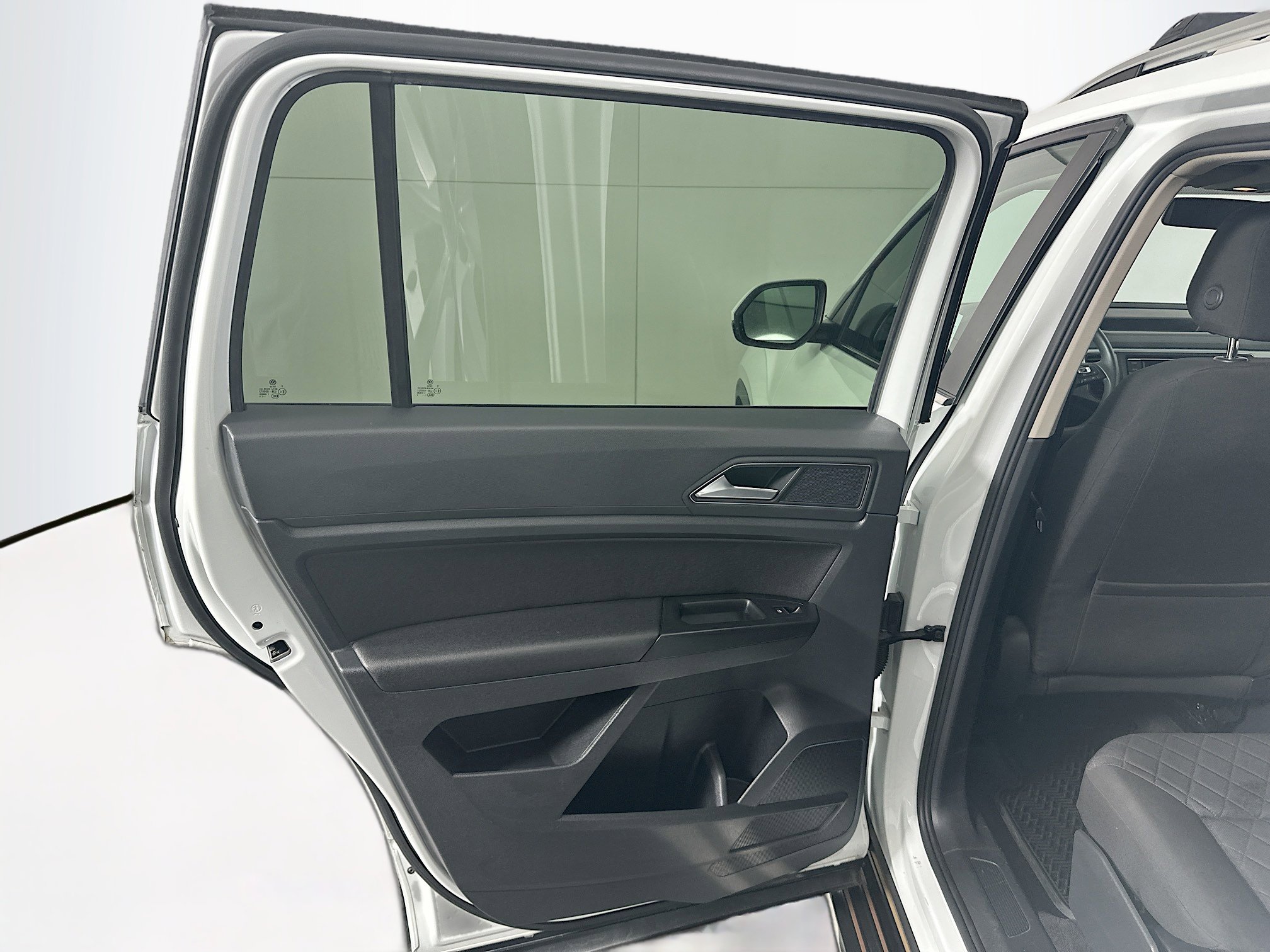 Used 2018 Volkswagen Atlas S image 24