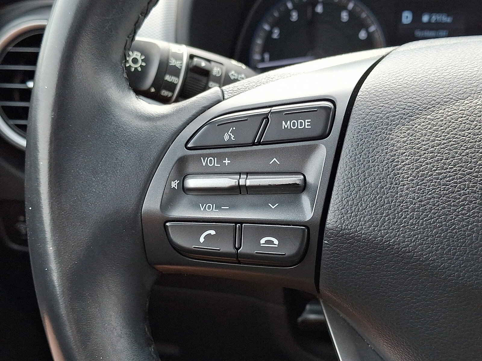 Used 2019 Hyundai Kona SEL w/ SEL Tech Package 02 AWD/4WD image 23