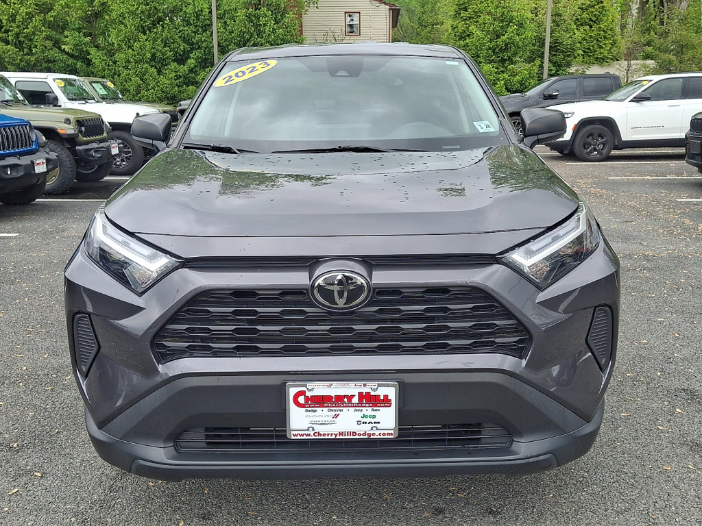 Used 2023 Toyota RAV4 LE AWD/4WD image 8