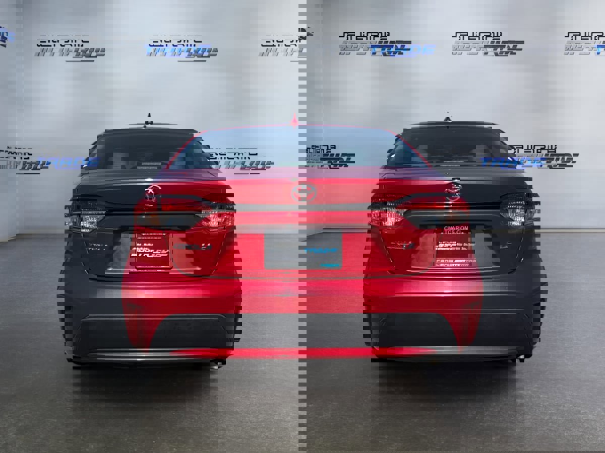 Used 2021 Toyota Corolla LE image 6