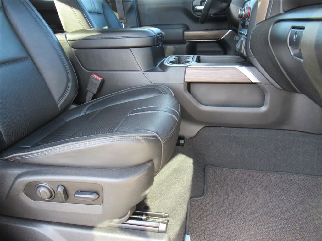 Used 2021 Chevrolet Silverado 1500 High Country w/ Technology Package image 11