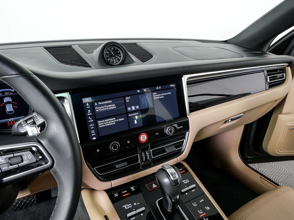 Certified 2023 Porsche Macan Turbo AWD/4WD image 13
