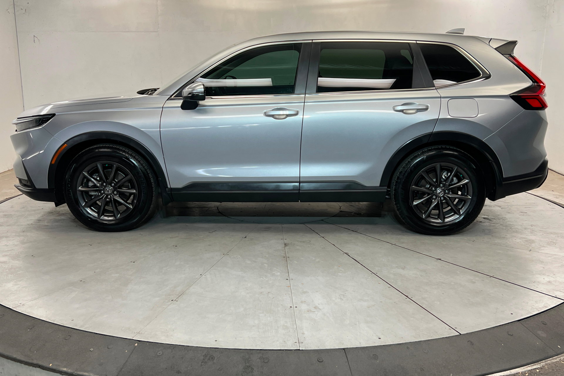 Used 2026 Honda CR-V EX-L image 2