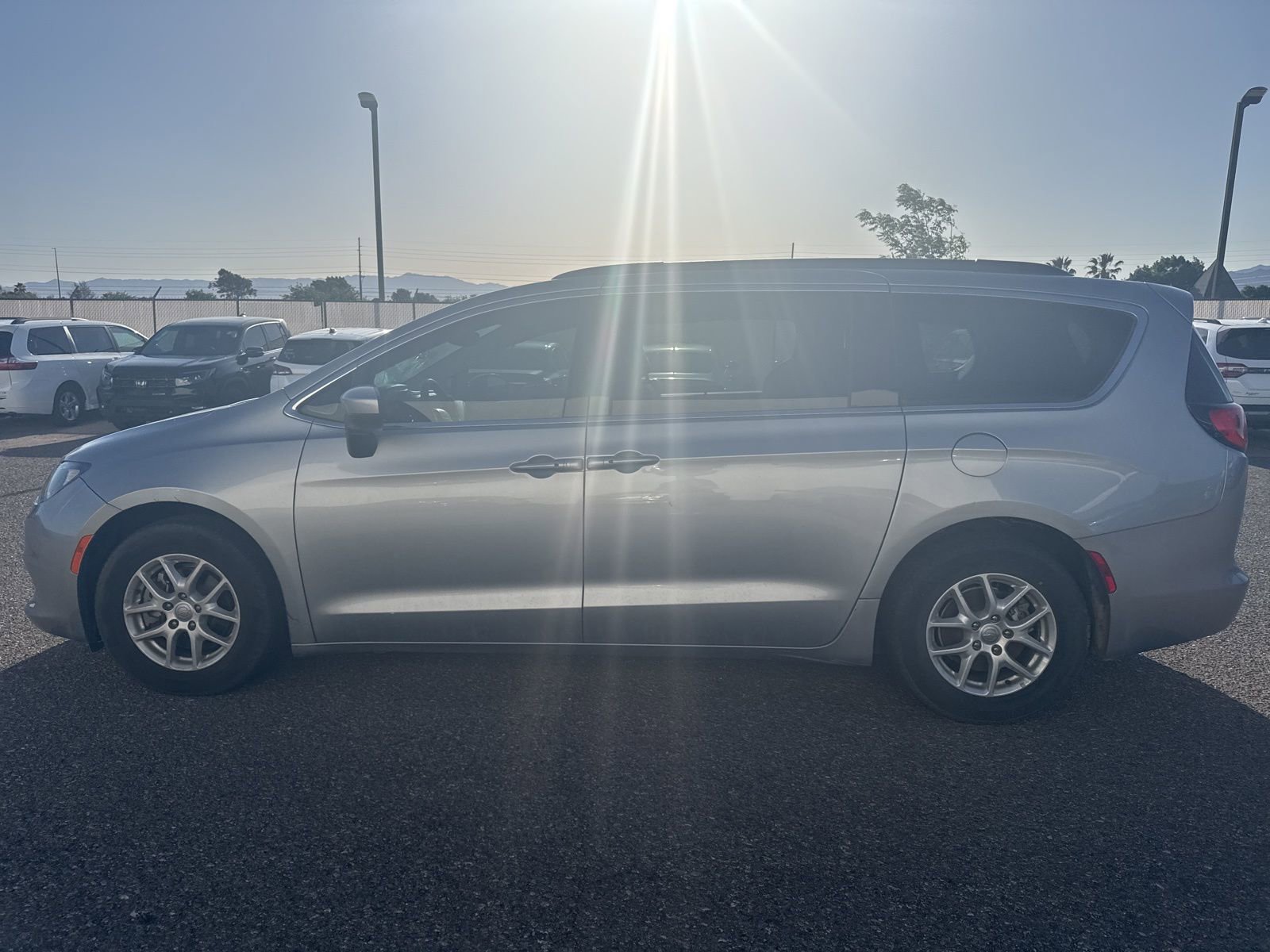 Used 2020 Chrysler Voyager Lxi FWD image 6