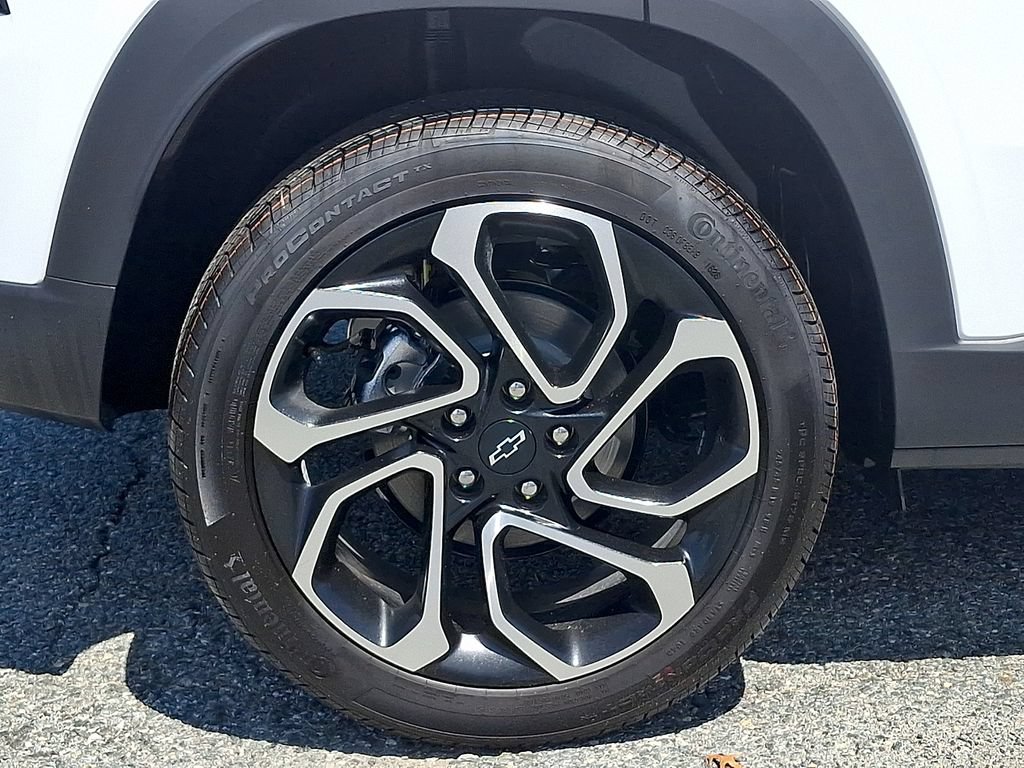 New 2026 Chevrolet Trax RS w/ Sunroof Package FWD image 5