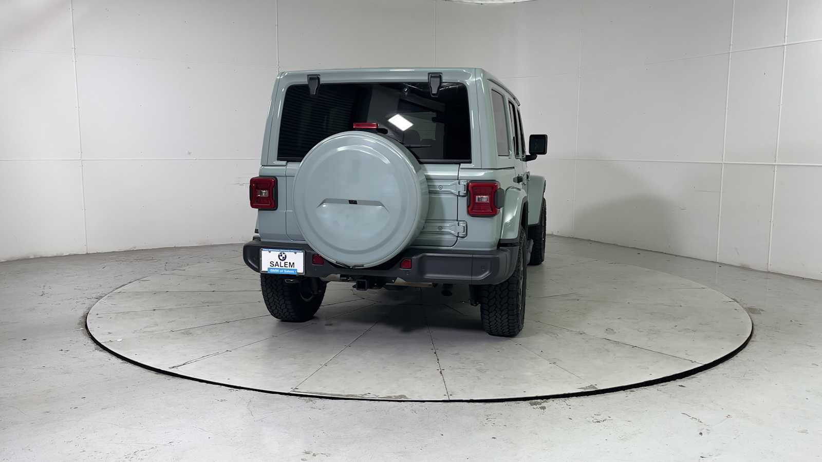 Used 2024 Jeep Wrangler Sahara w/ Technology Group image 2
