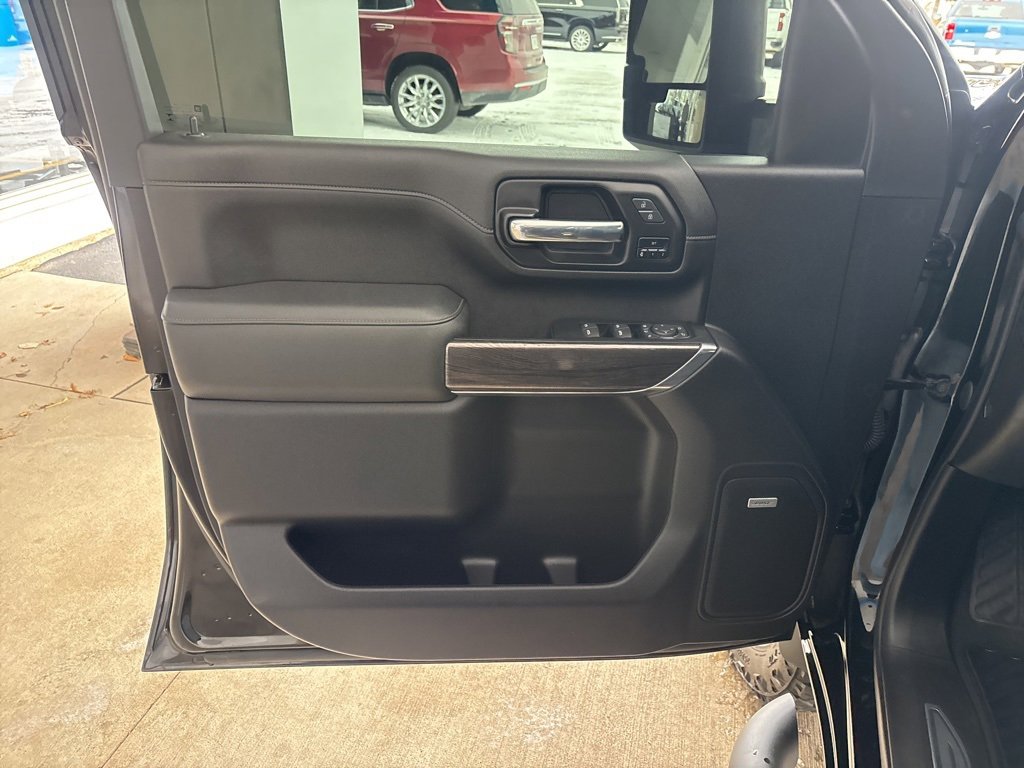 Used 2023 Chevrolet Silverado 2500 LTZ w/ LTZ Plus Package image 6