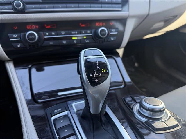 Used 2011 BMW 550i Sedan image 16