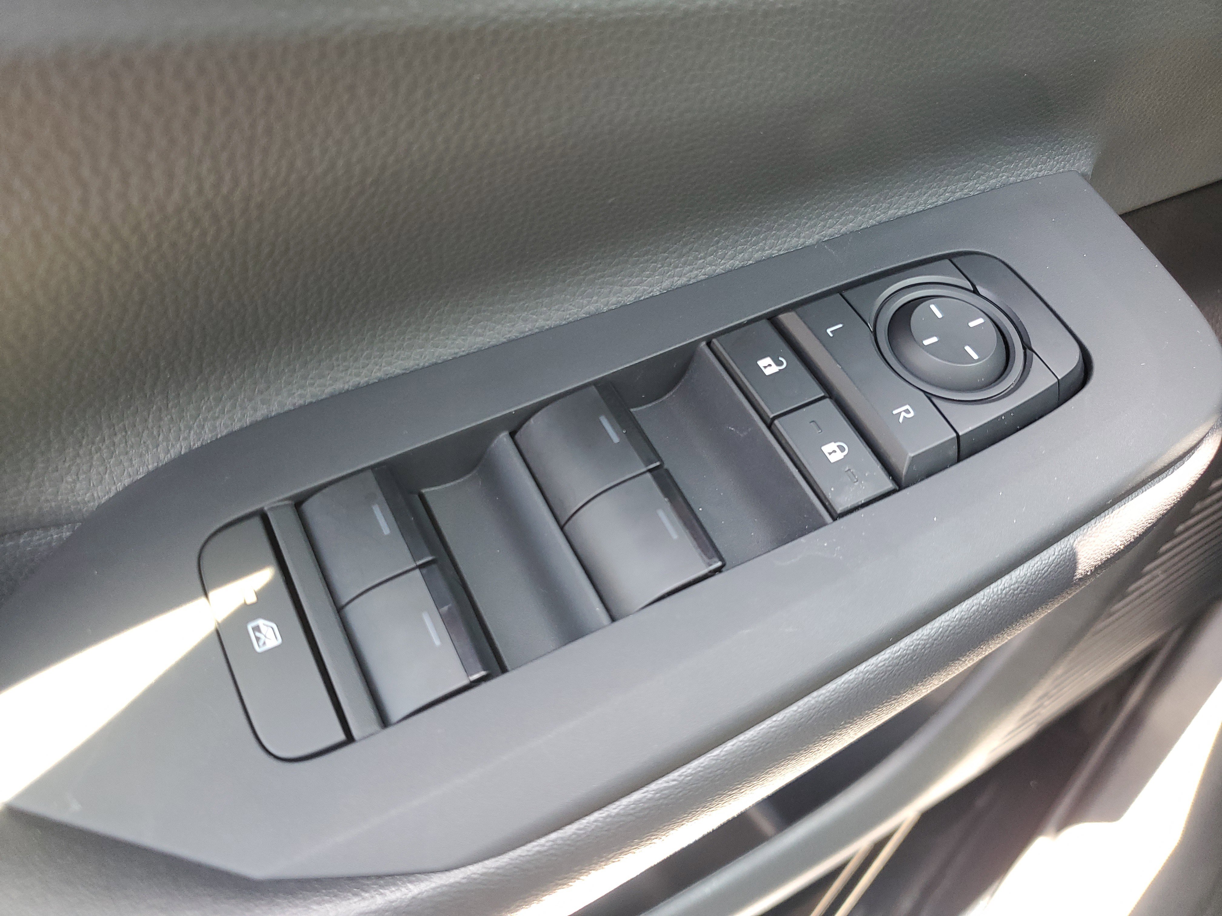 Used 2024 Toyota Prius LE image 29