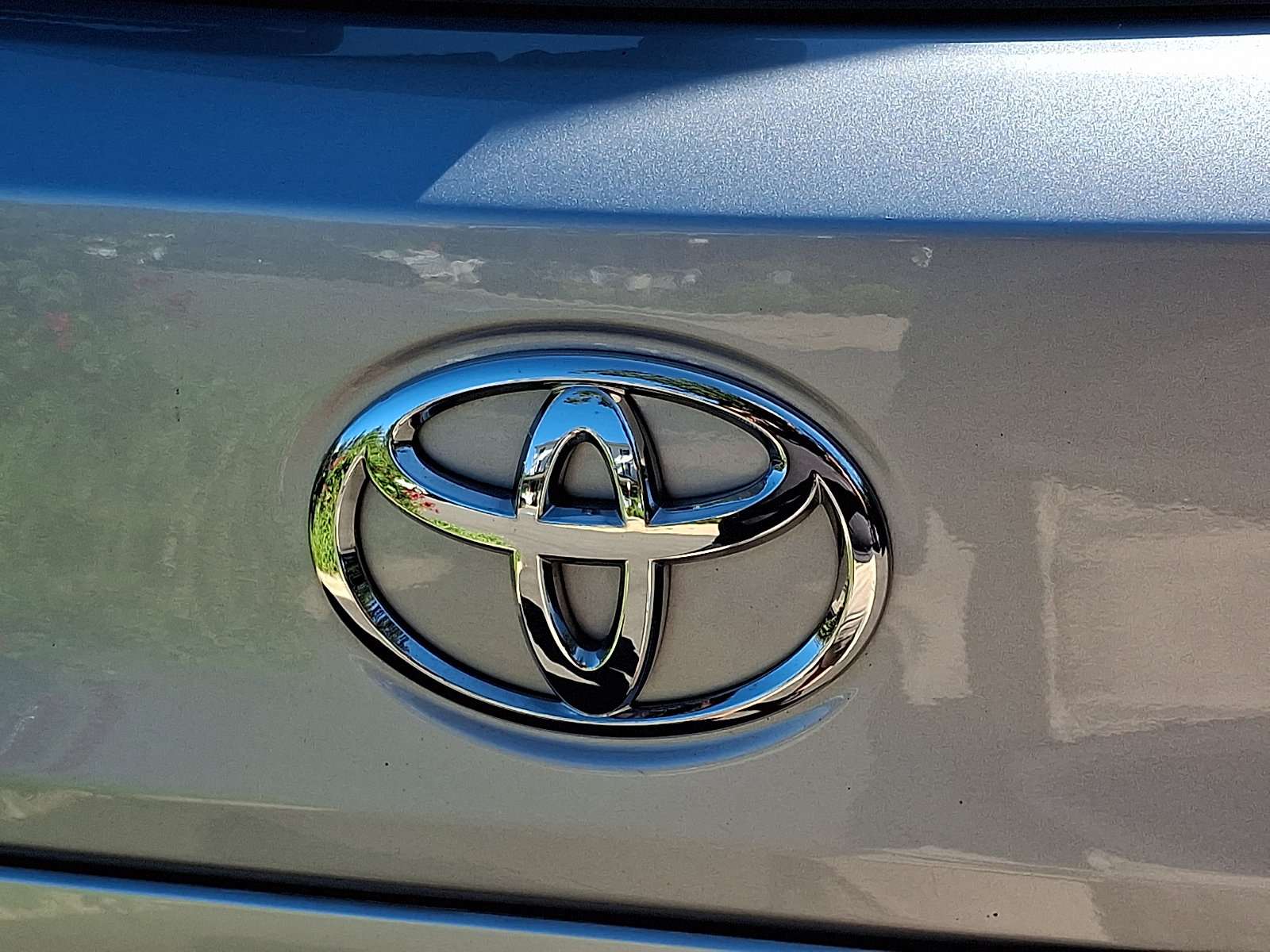 Used 2023 Toyota Corolla Cross LE AWD/4WD image 30
