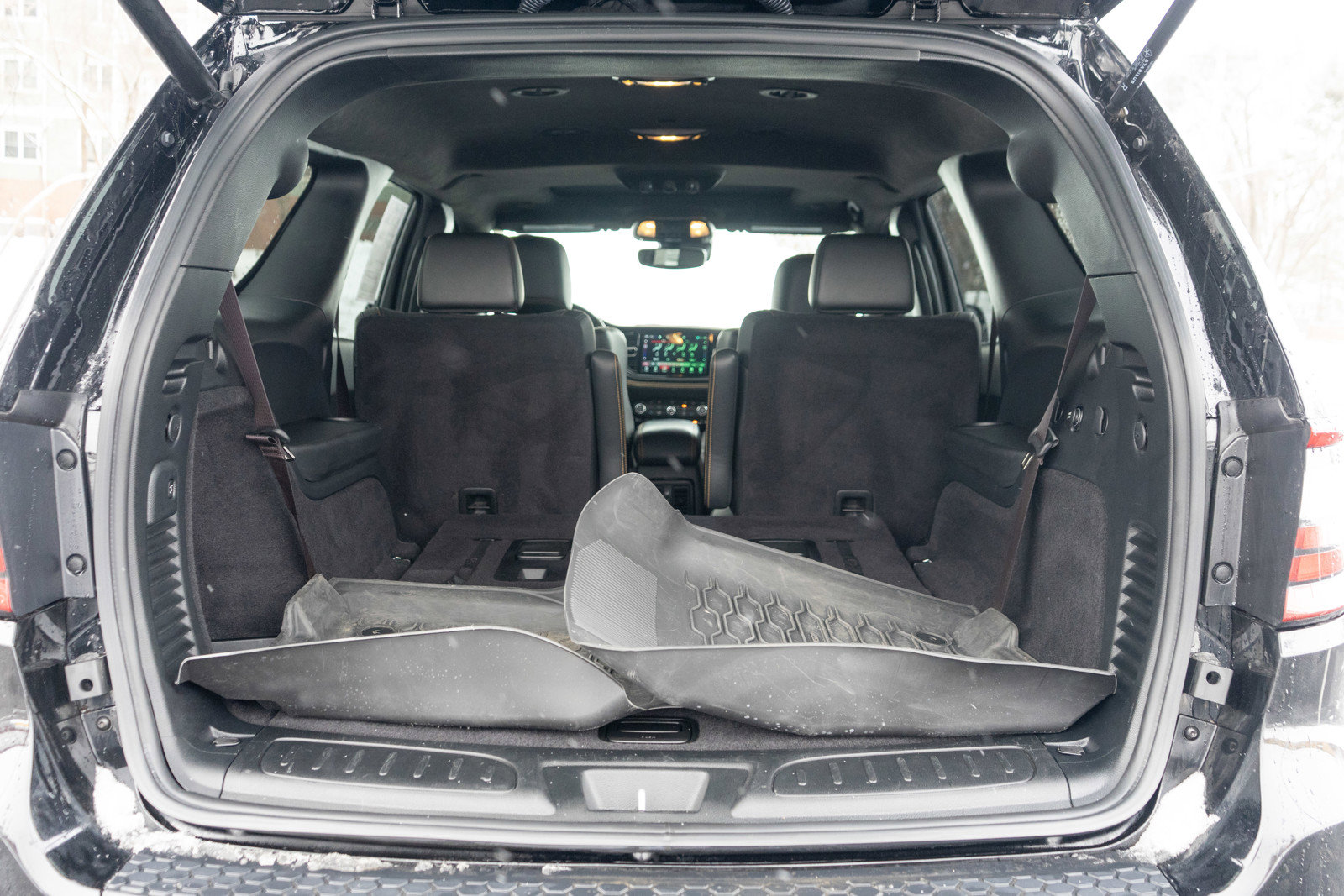 Used 2023 Dodge Durango R/T w/ Hemi Orange Plus Package image 9