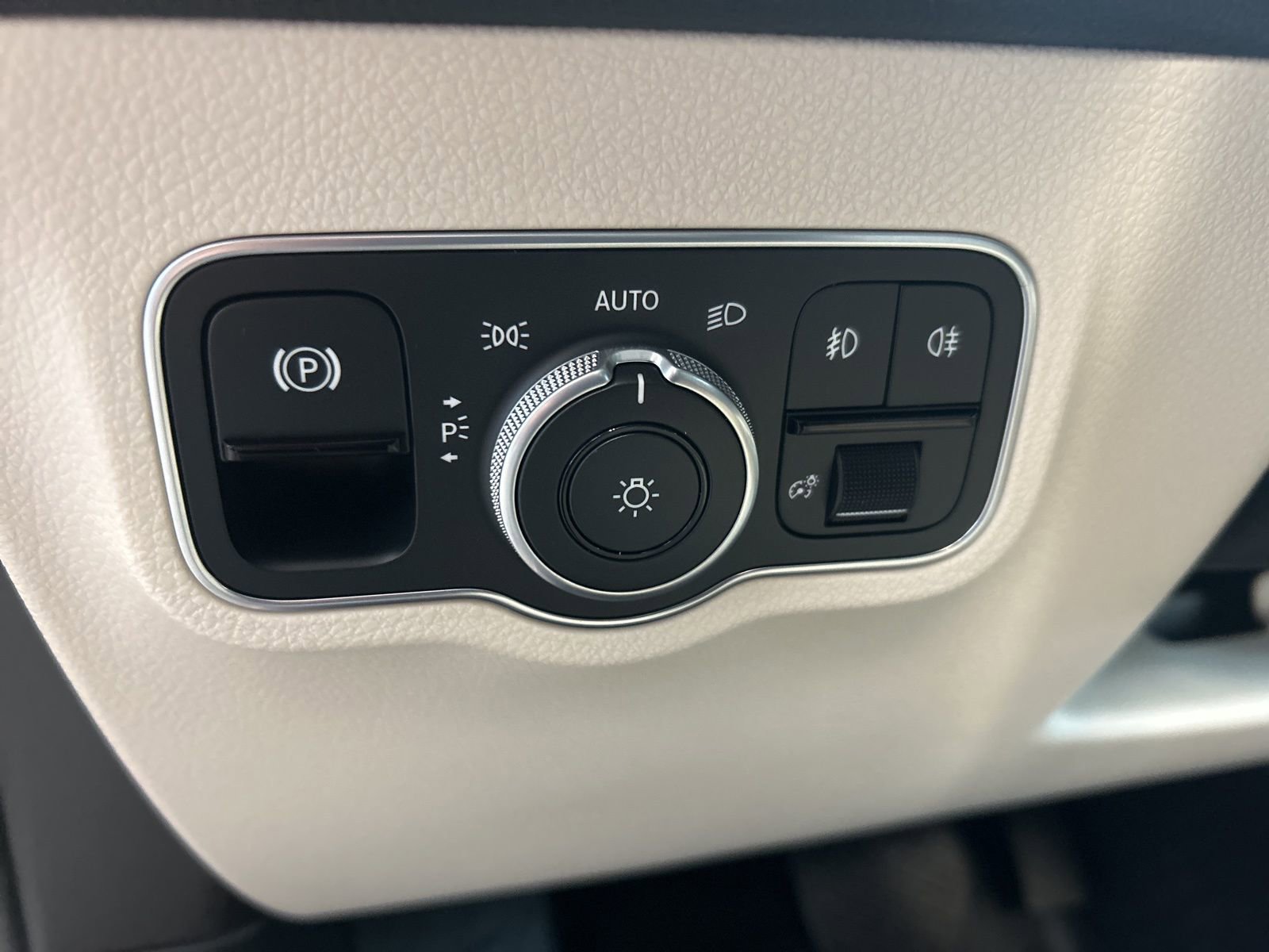 Used 2020 Mercedes-Benz GLB 250 4MATIC image 22