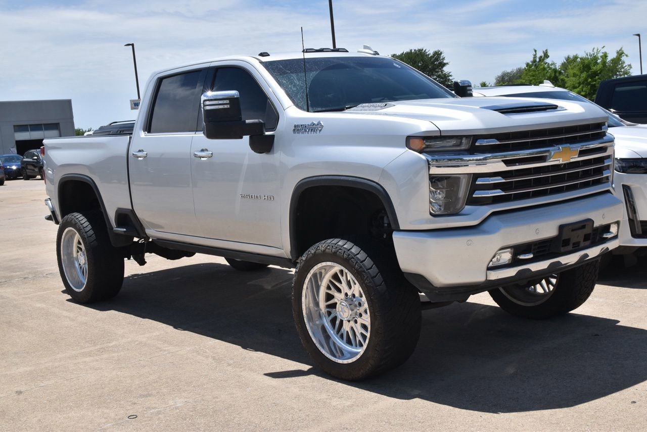 Used 2022 Chevrolet Silverado 2500 High Country w/ Safety Package II AWD/4WD image 4