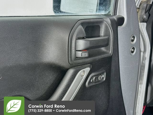 Used 2014 Jeep Wrangler Unlimited Rubicon w/ Connectivity Group AWD/4WD image 20