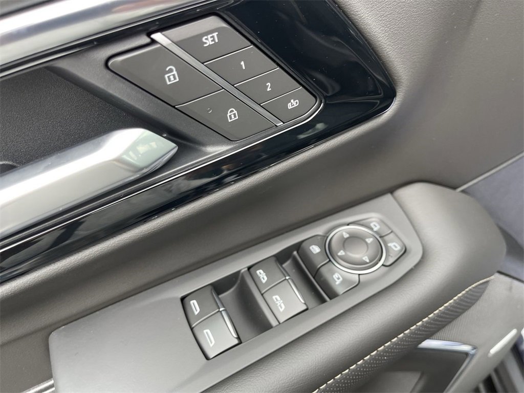 New 2025 Chevrolet Suburban Premier image 13