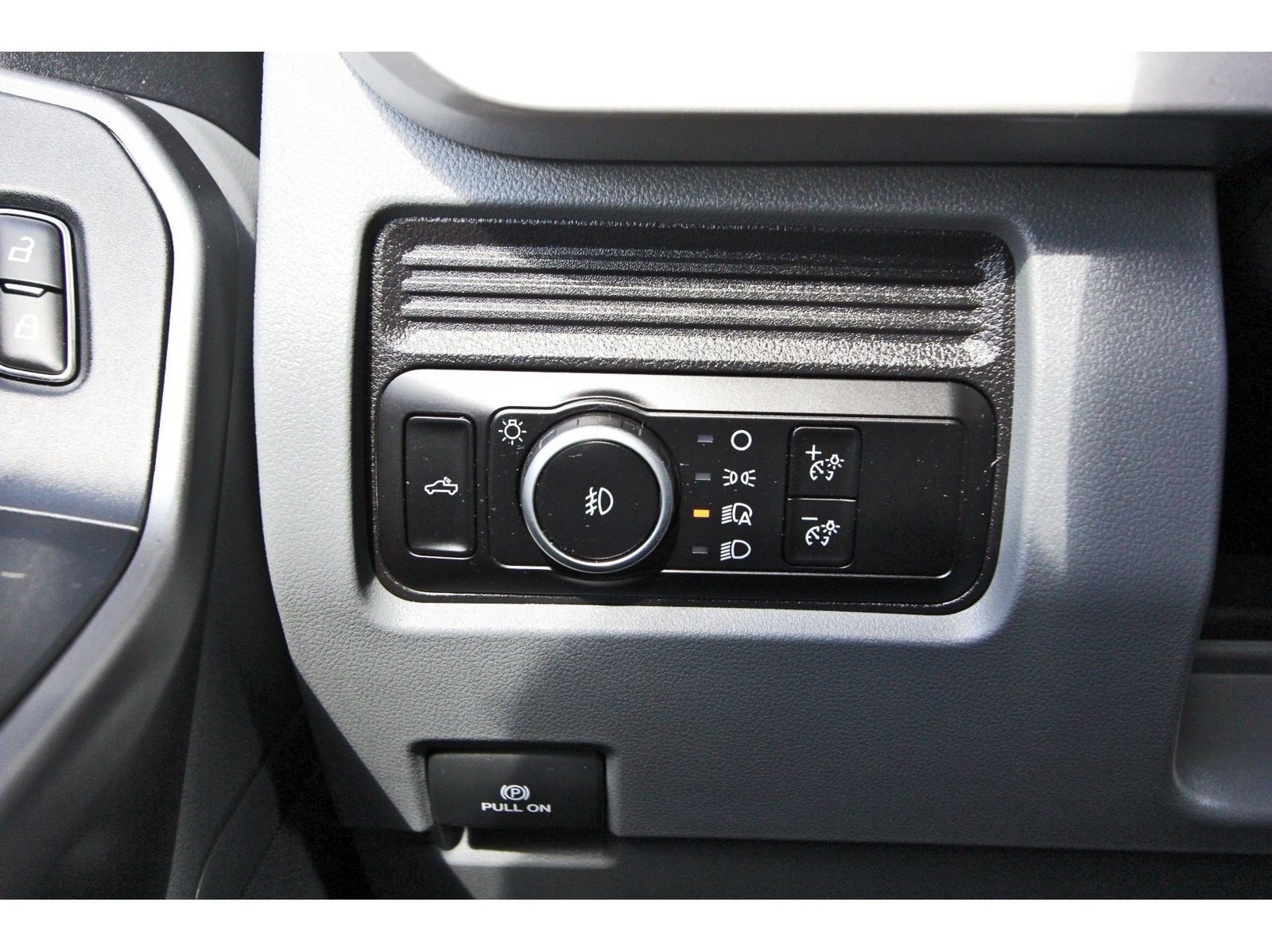 Used 2025 Ford F250 XLT AWD/4WD image 21
