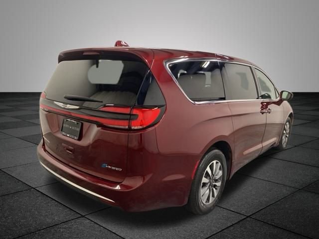 Used 2022 Chrysler Pacifica Touring-L image 7