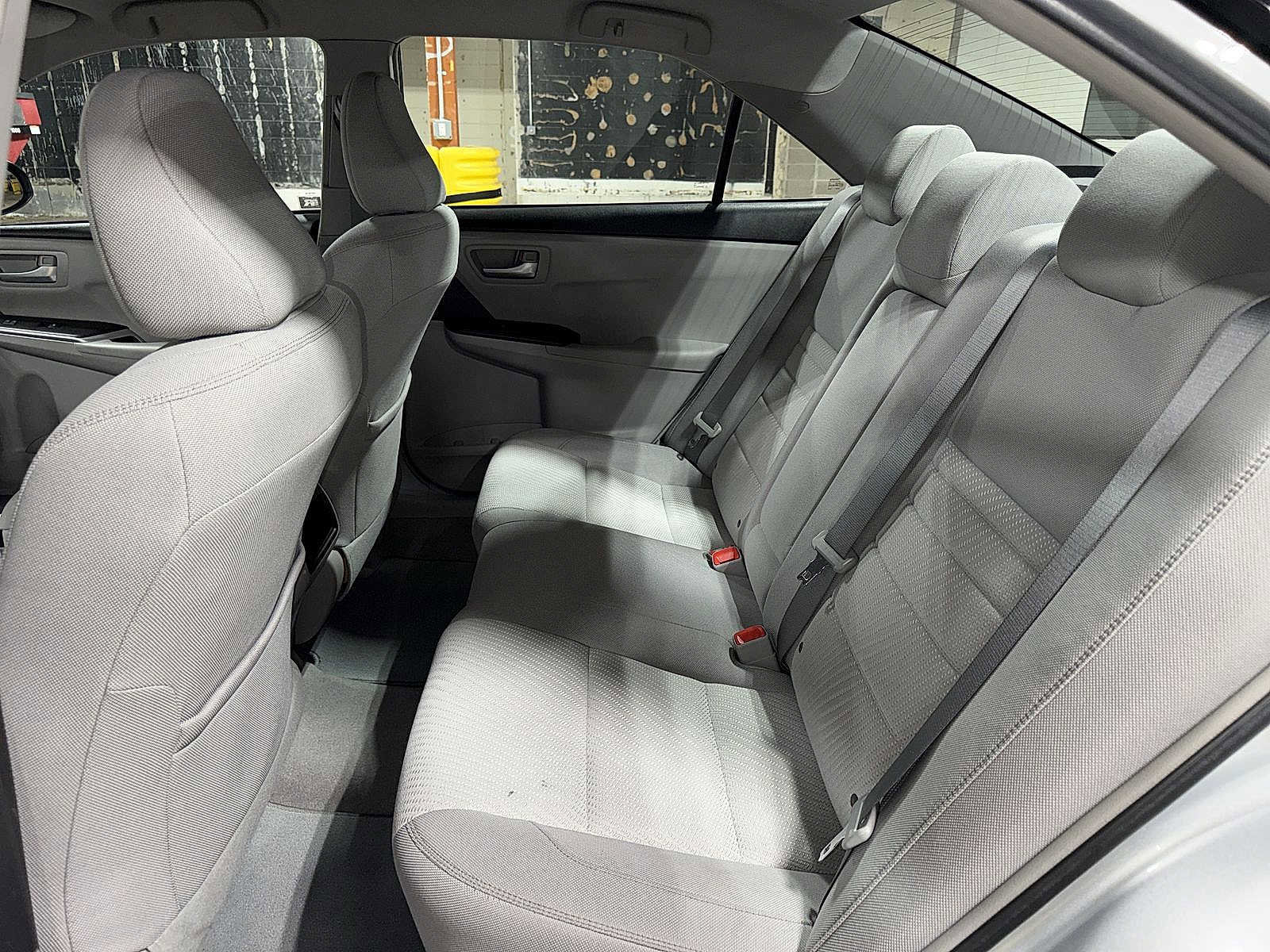 Used 2016 Toyota Camry LE FWD image 17