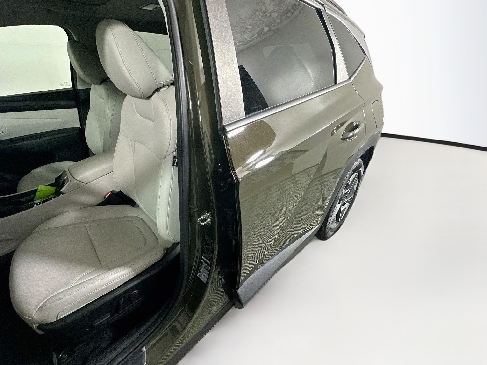 Used 2025 Hyundai Tucson SEL FWD image 12