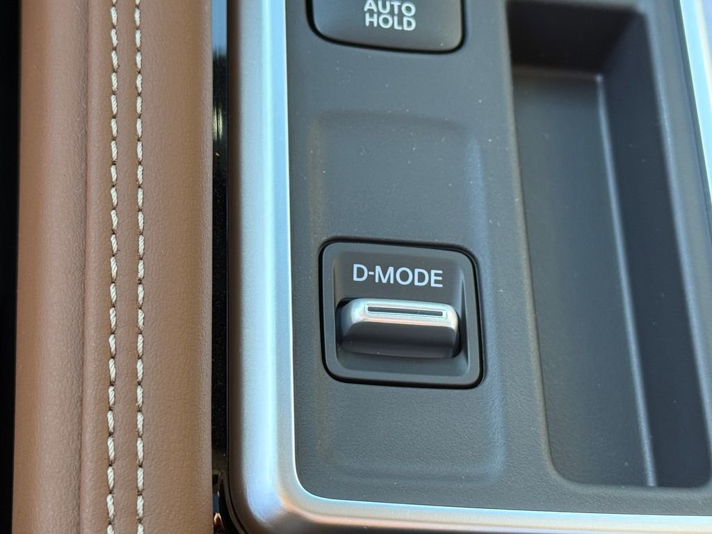 New 2026 Nissan Pathfinder Platinum image 32