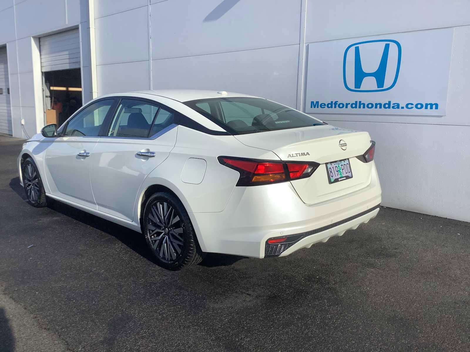 Used 2023 Nissan Altima 2.5 SV image 4