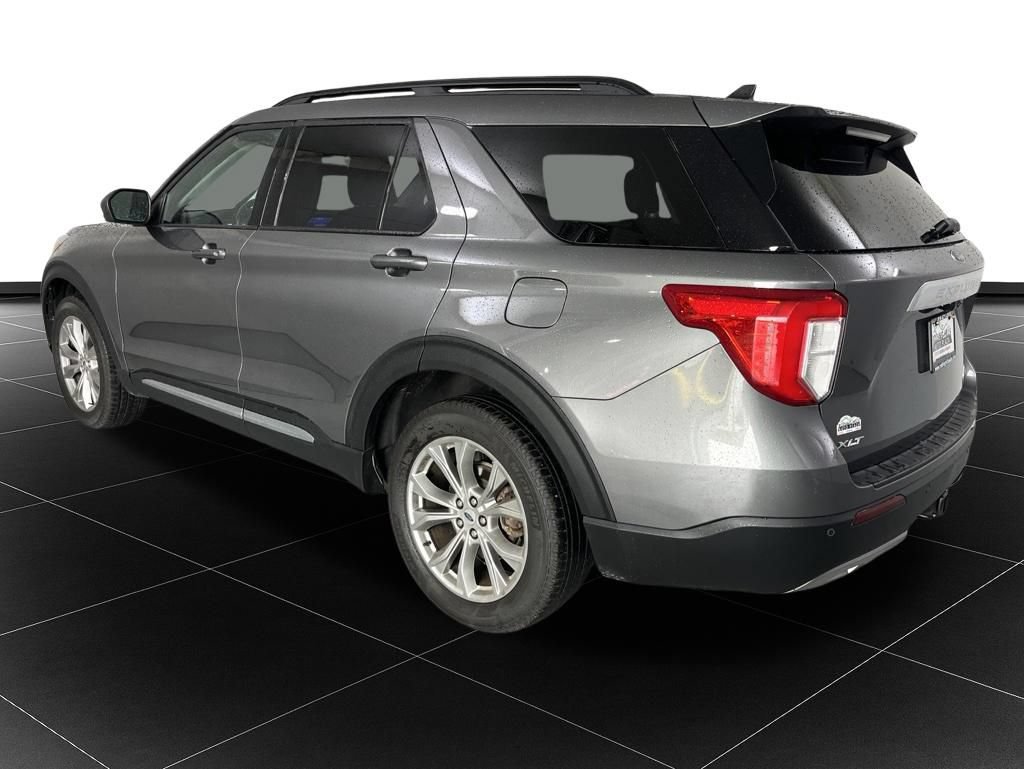 Used 2023 Ford Explorer XLT w/ Equipment Group 202A AWD/4WD image 3
