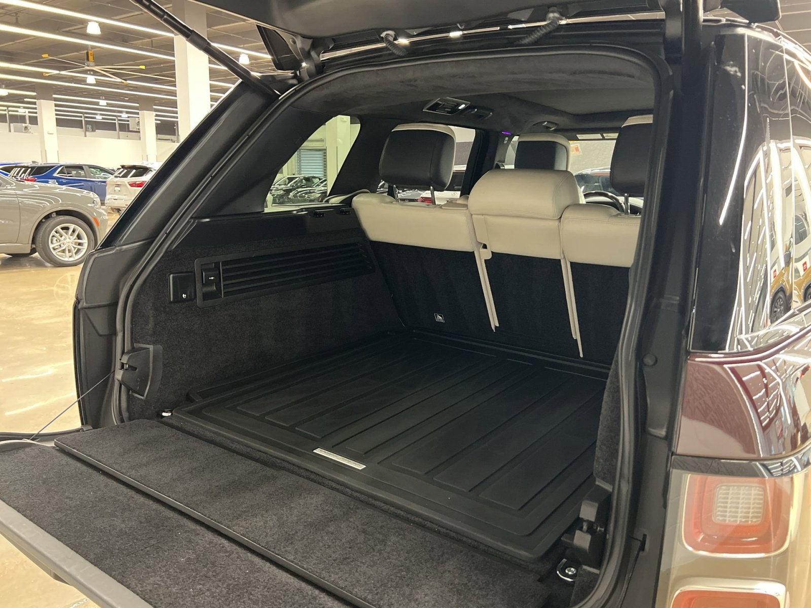 Used 2019 Land Rover Range Rover HSE image 22