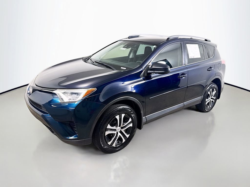 Used 2017 Toyota RAV4 LE FWD image 3