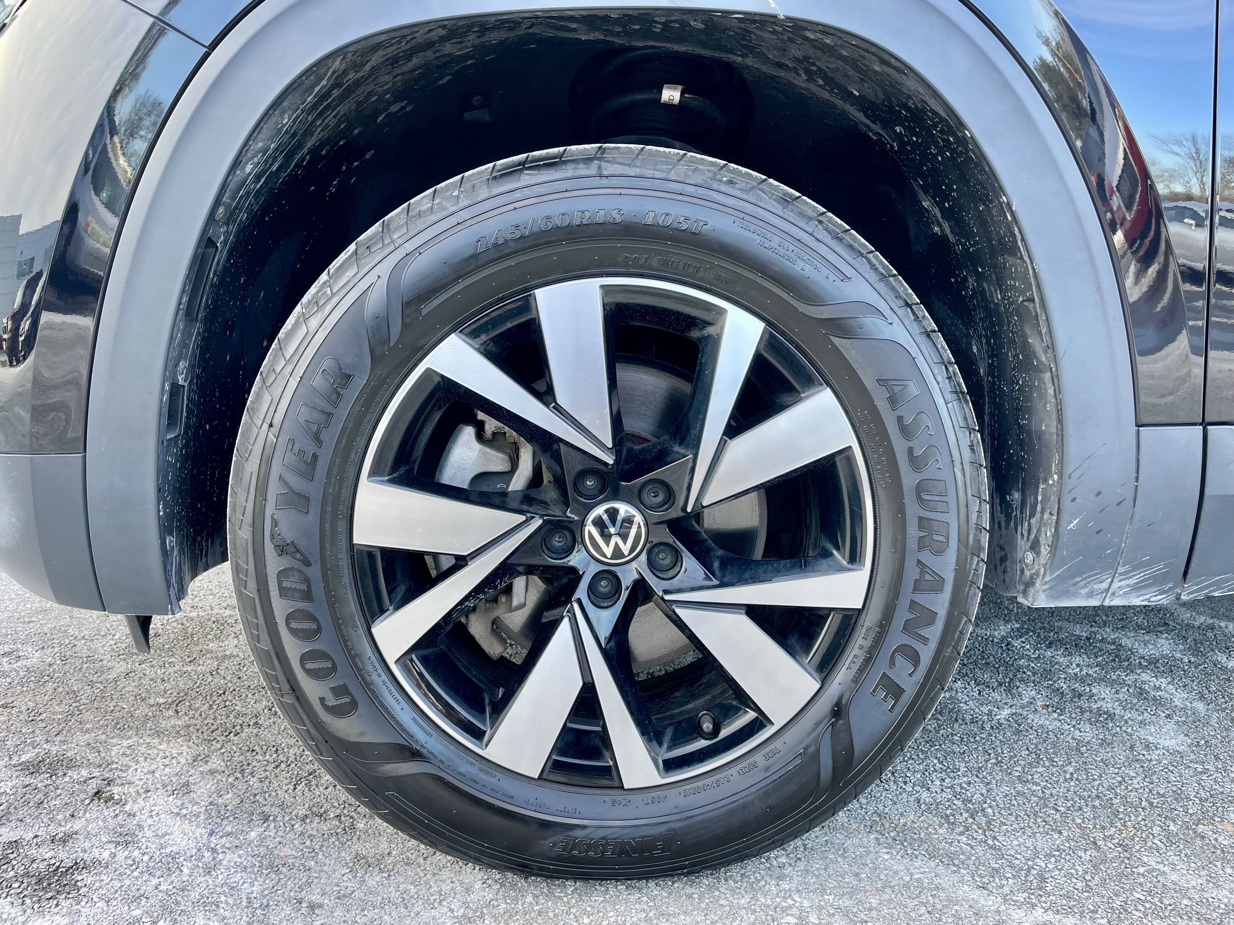 Used 2022 Volkswagen Atlas Cross Sport SE image 9