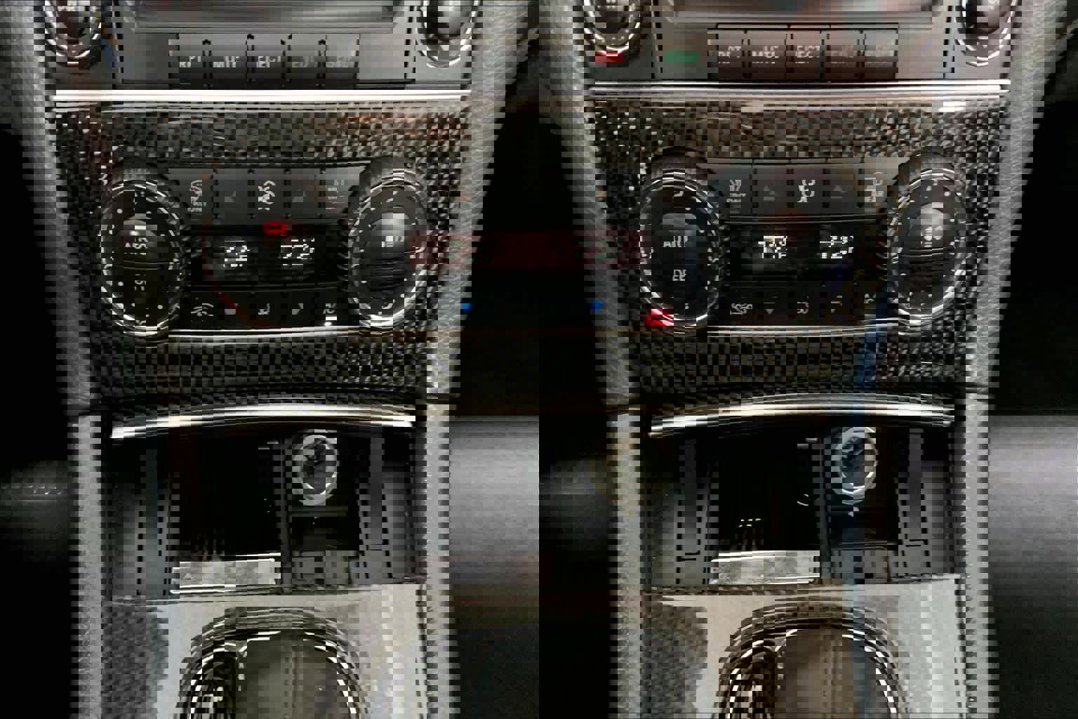 Used 2005 Mercedes-Benz CLK 55 AMG Cabriolet image 33