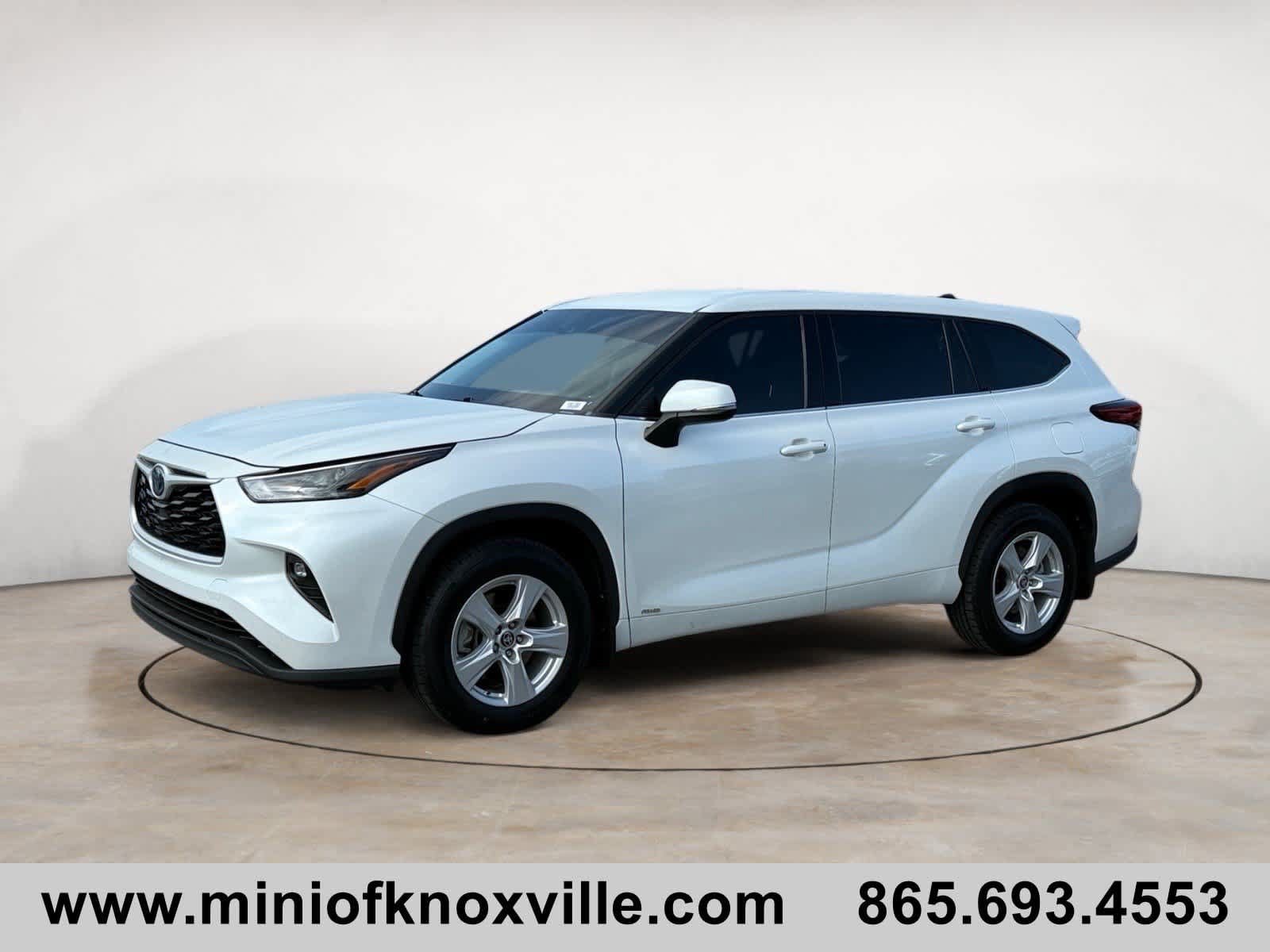 Used 2022 Toyota Highlander LE AWD/4WD image 7