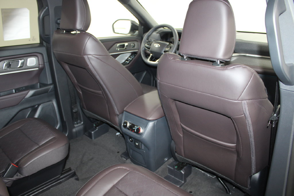 New 2026 Ford Explorer Platinum RWD image 34