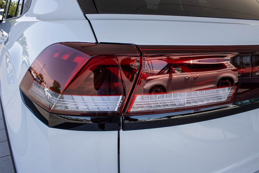 New 2025 Volkswagen Atlas Cross Sport SEL R-Line AWD/4WD image 15