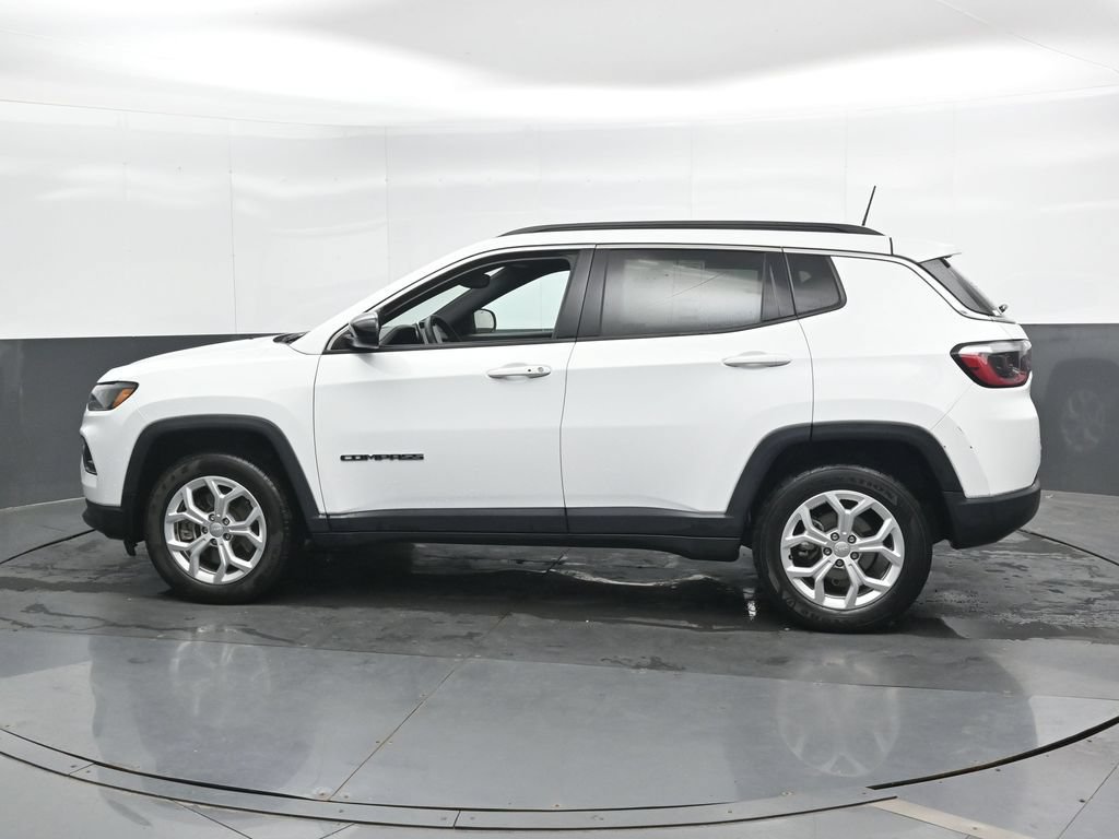 Used 2024 Jeep Compass Latitude AWD/4WD image 8